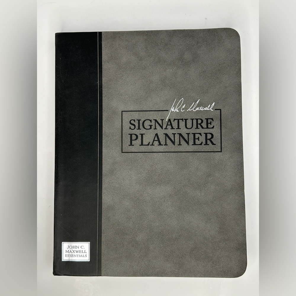 Day Planner John C. Maxwell Essentials Signature Daily Agenda Journal Grey Black
